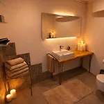 Semesterbostad Grosszuegiges 170 Qm, 10 Gaeste, 30 Qm Sonnenterrasse, Eingezaeunter Hof, Klima, Kamin, Hundefreundlich *