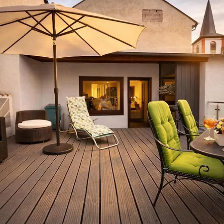 Grosszuegiges 170 Qm, 10 Gaeste, 30 Qm Sonnenterrasse, Eingezaeunter Hof, Klima, Kamin, Hundefreundlich Kestert