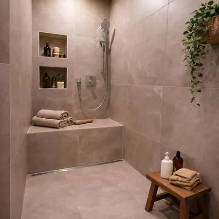Ferienhaus Großzügiges 170 Qm, 10 Gäste, 30 Qm Sonnenterrasse, Eingezäunter Hof, Klima, Kamin, Hundefreundlich *