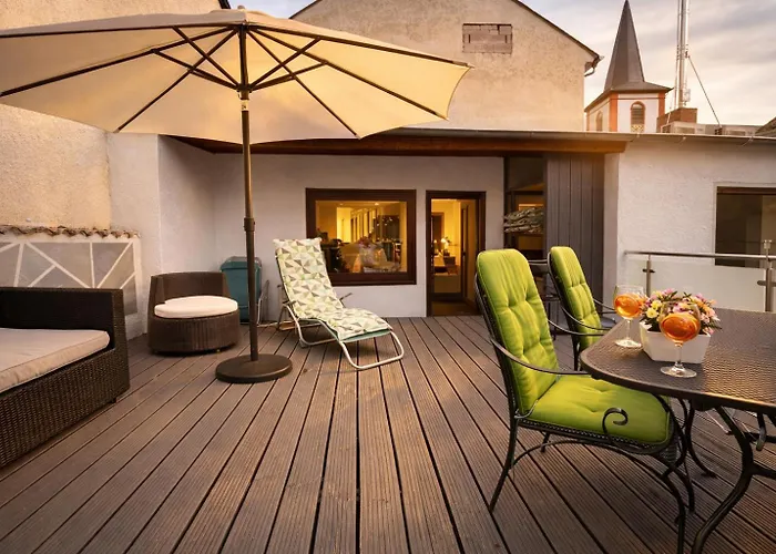 Grosszuegiges 170 Qm, 10 Gaeste, 30 Qm Sonnenterrasse, Eingezaeunter Hof, Klima, Kamin, Hundefreundlich Kestert