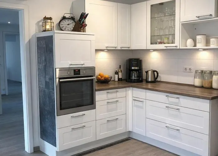 Grosszuegiges 170 Qm, 10 Gaeste, 30 Qm Sonnenterrasse, Eingezaeunter Hof, Klima, Kamin, Hundefreundlich *